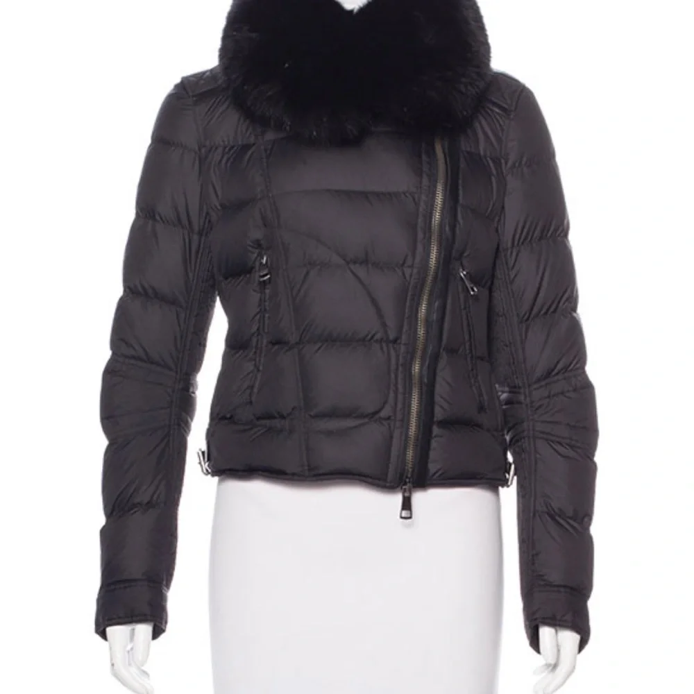 🎉HP🎉Burberry Black Down Puffer Jacket with Removable Fur Collar - Picture 4 of 16